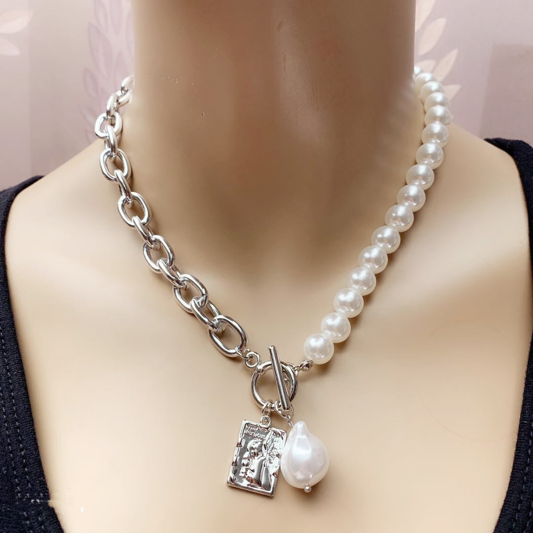 Baroque Alloy Portrait Pearl Necklace