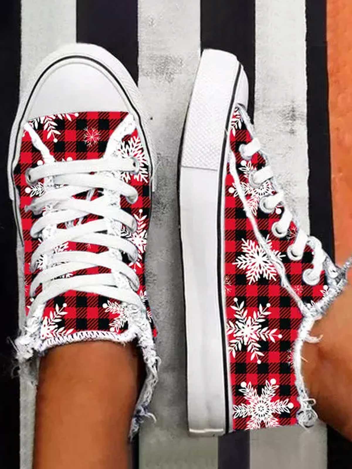 Christmas Snowflake Plaid Flat Sneakers