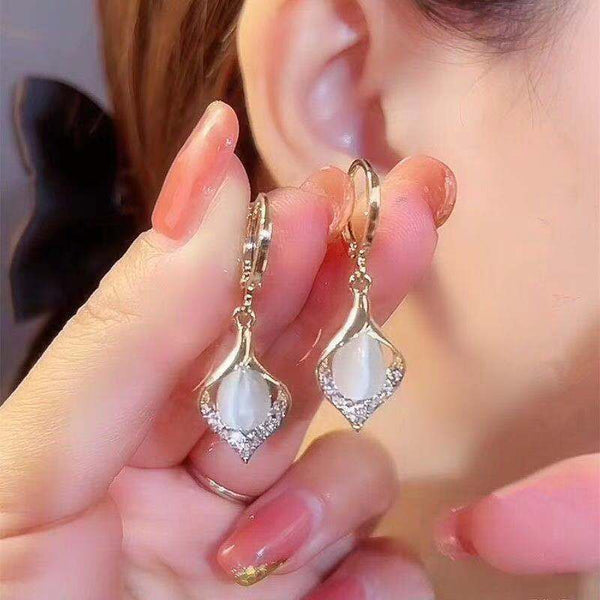 Shiny Cat Eye Earrings