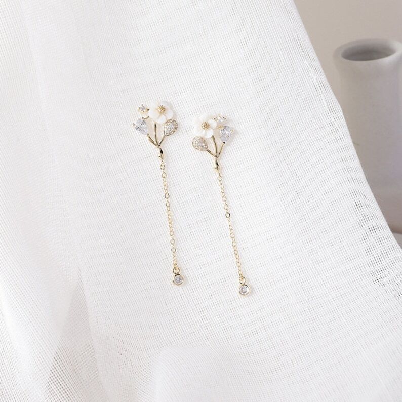 White flower earrings