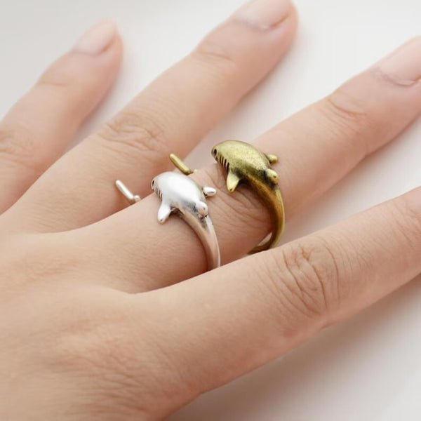 Adjustable shark ring