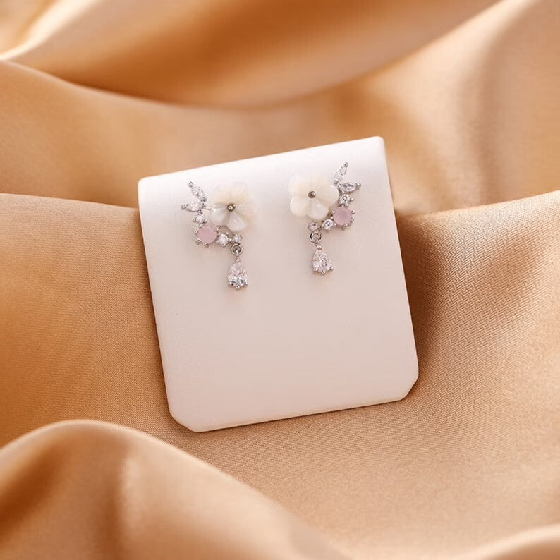 Flower studs earrings